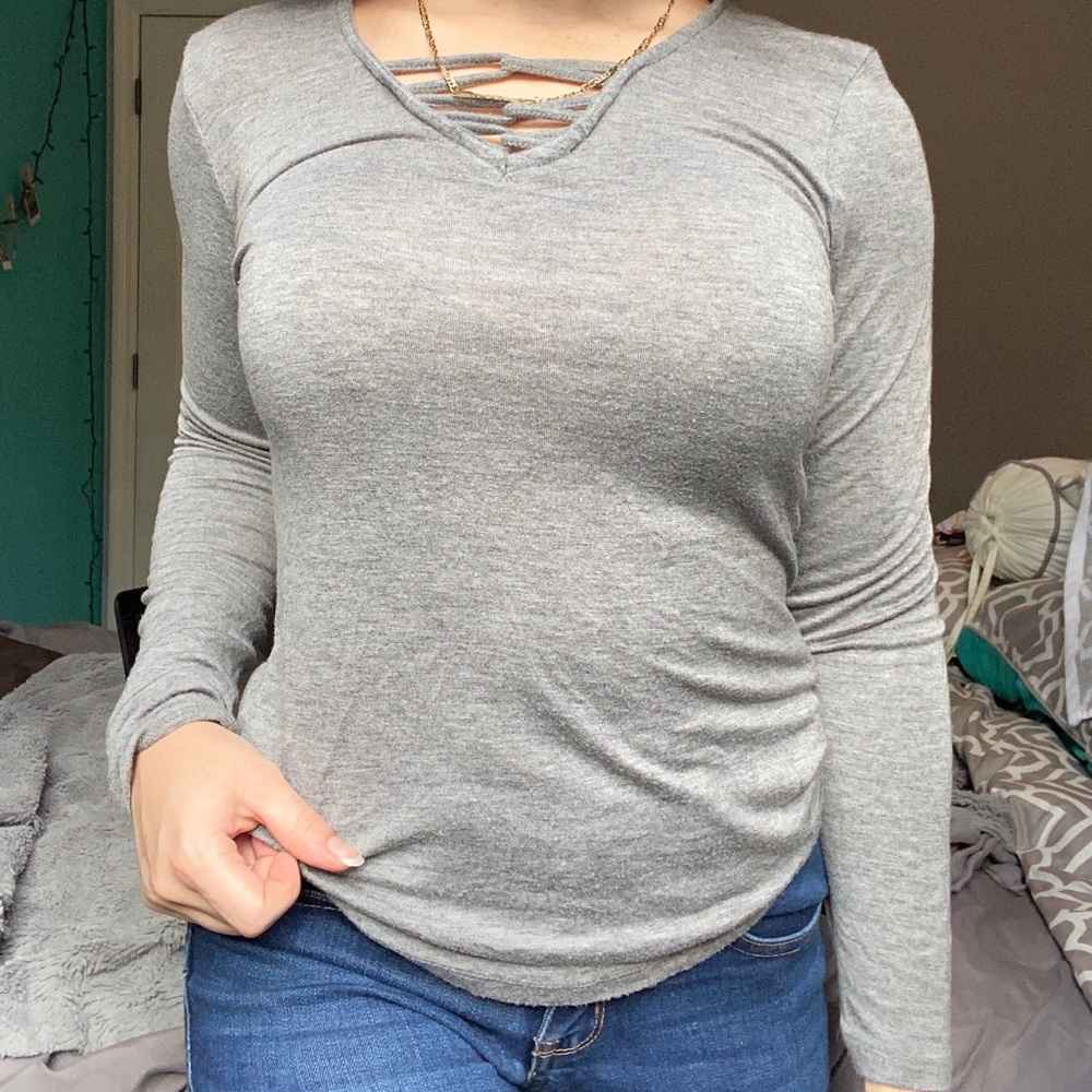 GREY LONG SLEEVE TOP